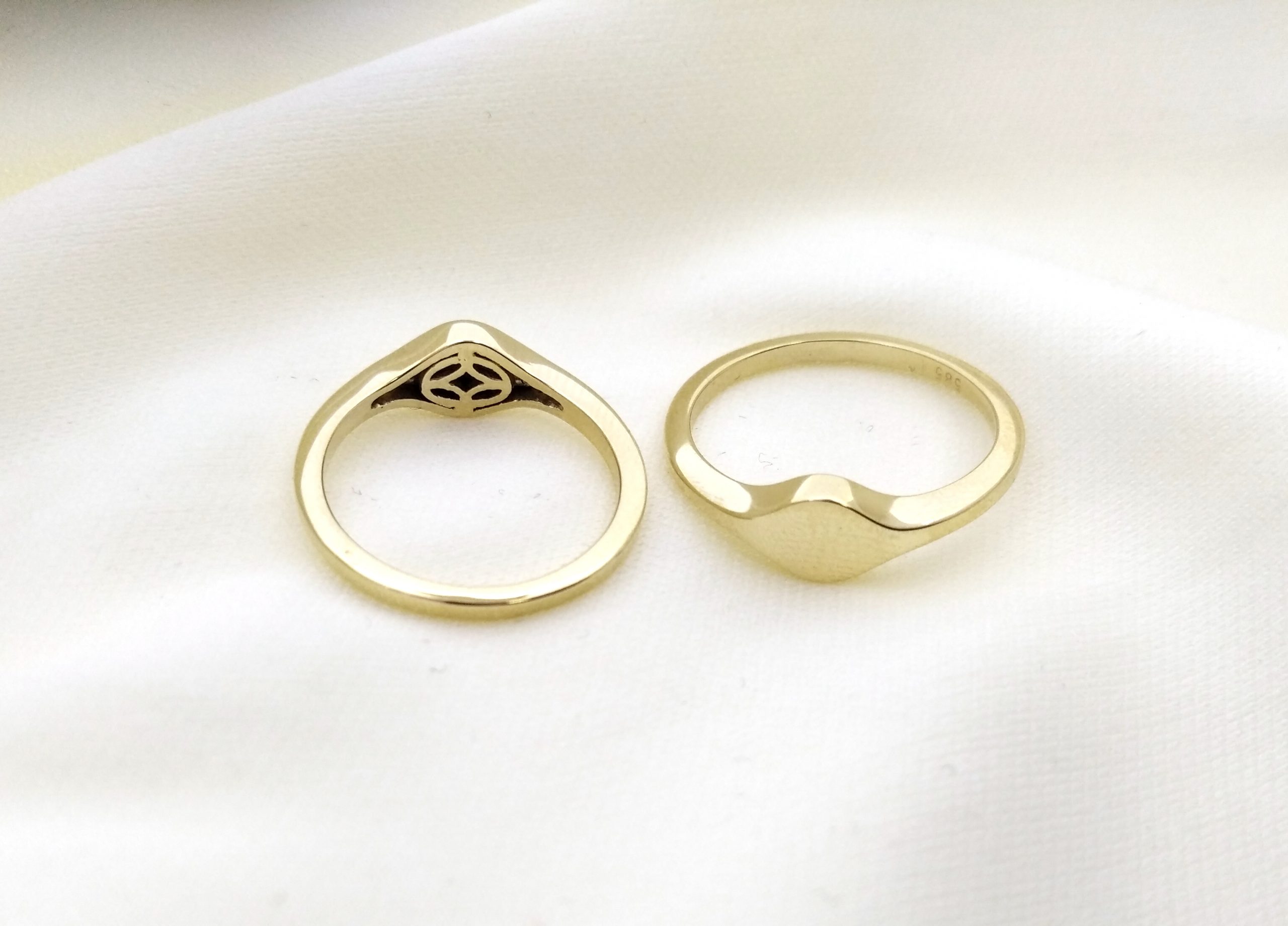 Elegant jewel box Women 3 Letter Monogram ring in solid Gold 9k, 14k, &  18k, custom Oval signet ring, Personalized chevalier ring, Anniversary  gift